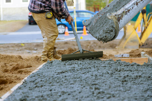 Best Concrete Pool Decks in Rosamond, CA